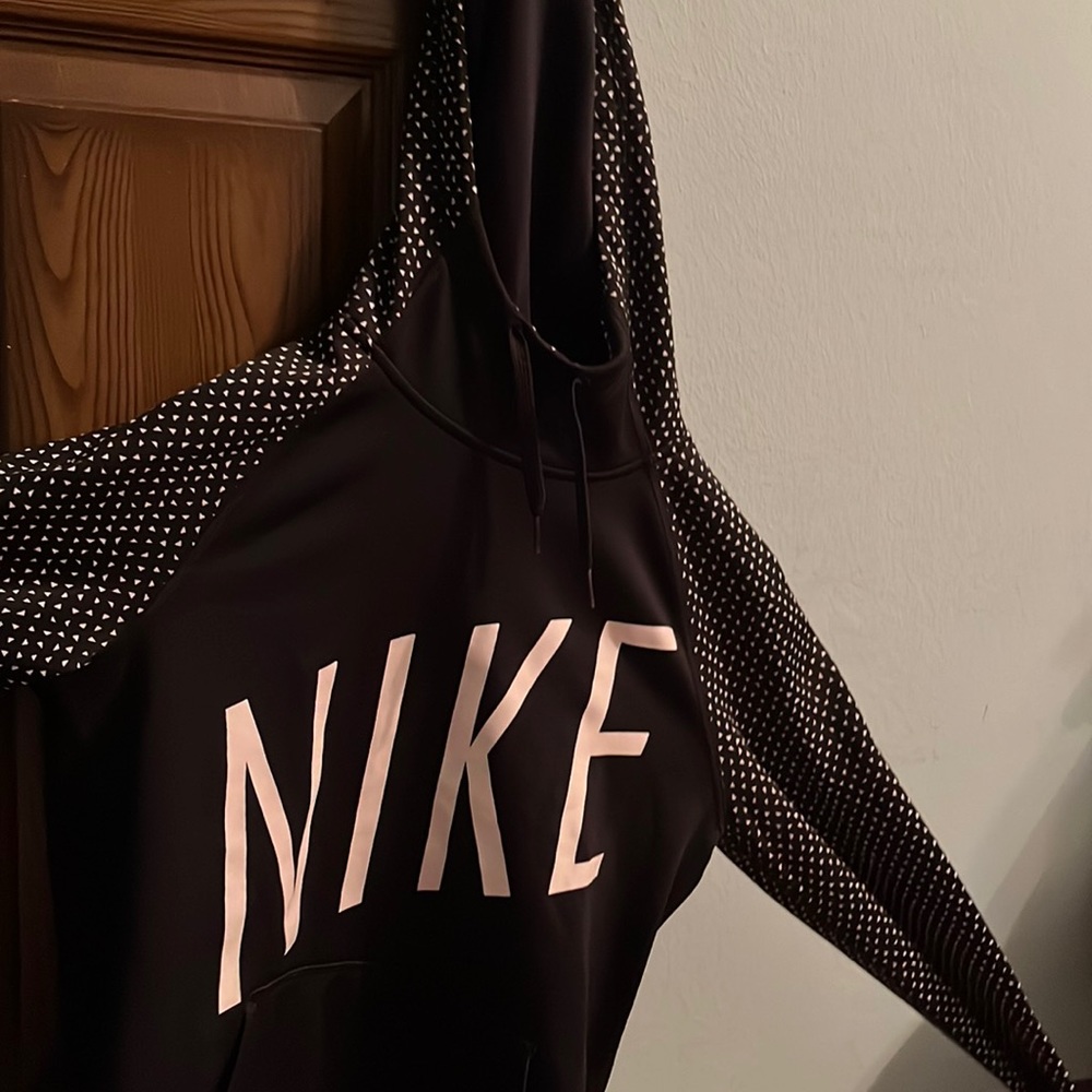 Nike dri-fit hoodie in new condition